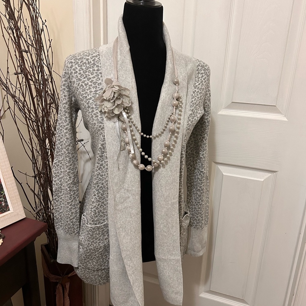 Gray Leopard Print Cardigan 🩶